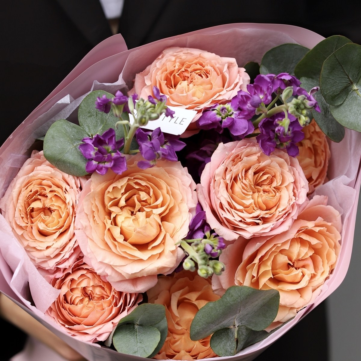 buket pionovidnyj s rozami 7